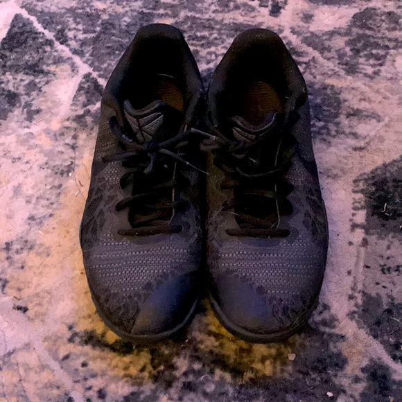 Black Nike Kobe Mamba Rage Basketball Shoes - Picture 2 of 3